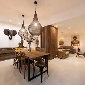 Out Of Africa Apartment Paris